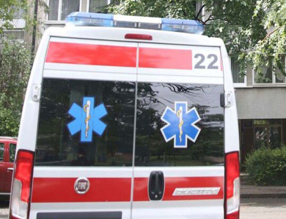 БЕДА НАСТАВЉА ДА ХАРА: Скочила жена са трећег спрата