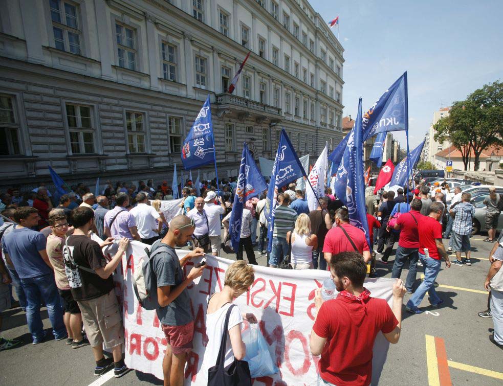 Бар смо у нечему светски рекордери: Србија има 20.000 синдиката